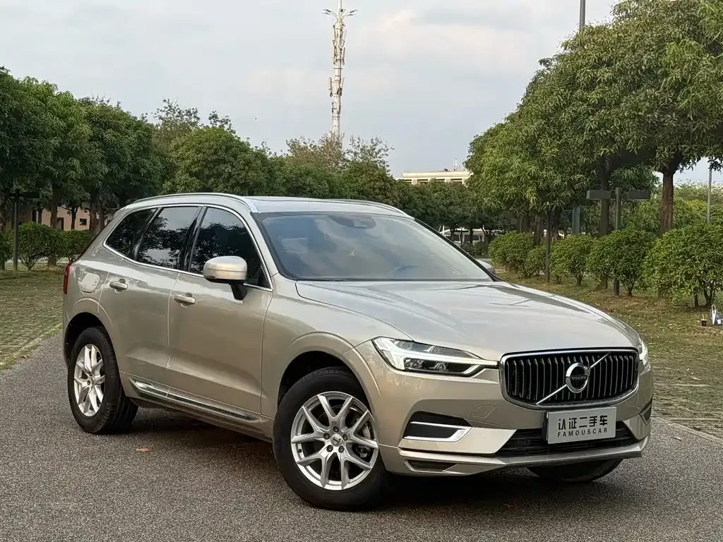 Volvo XC60 — фото 9