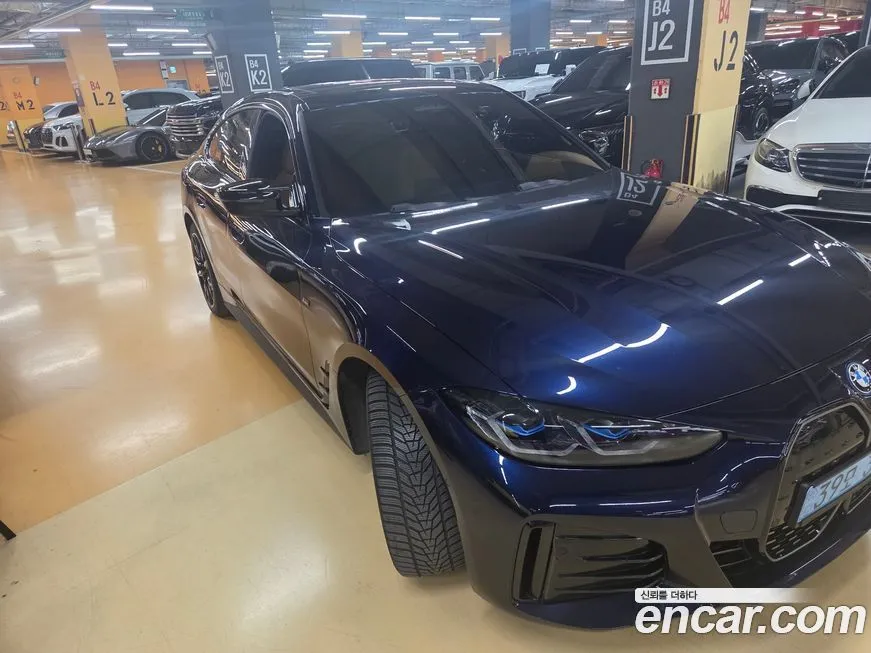 BMW i4 — фото 8