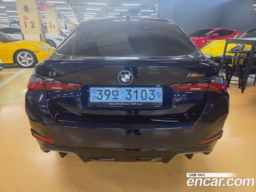 BMW i4 — фото 6