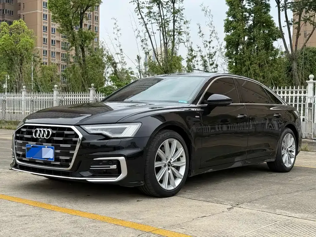 Audi A6L — фото 1
