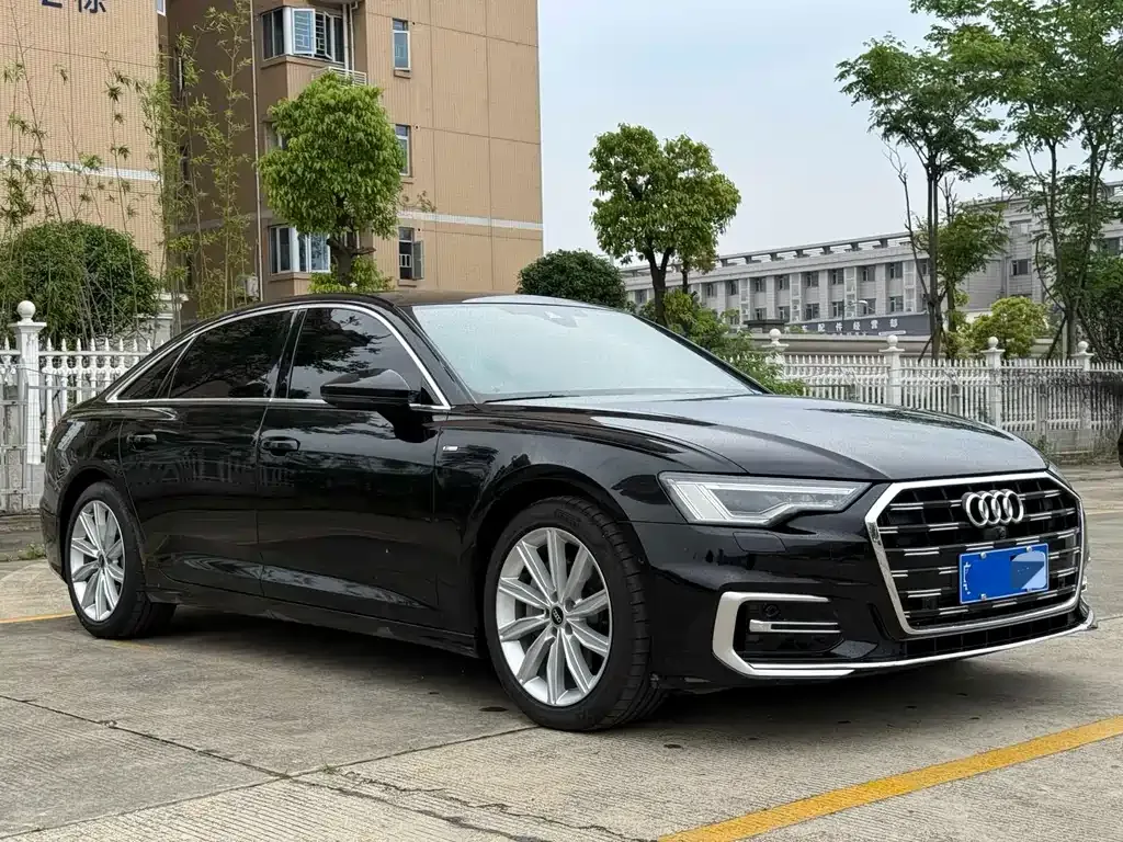 Audi A6L — фото 10