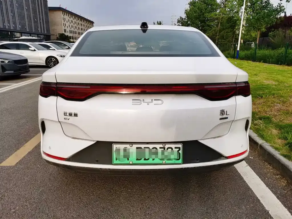 BYD Qin L — фото 10