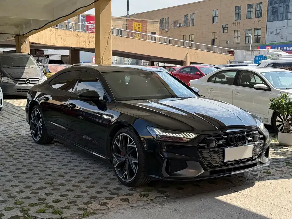 Audi A7L — фото 5
