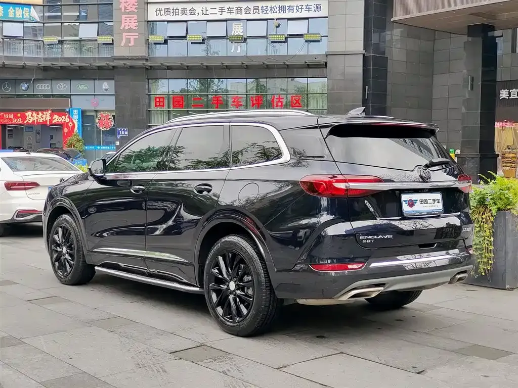Buick Enclave — фото 8
