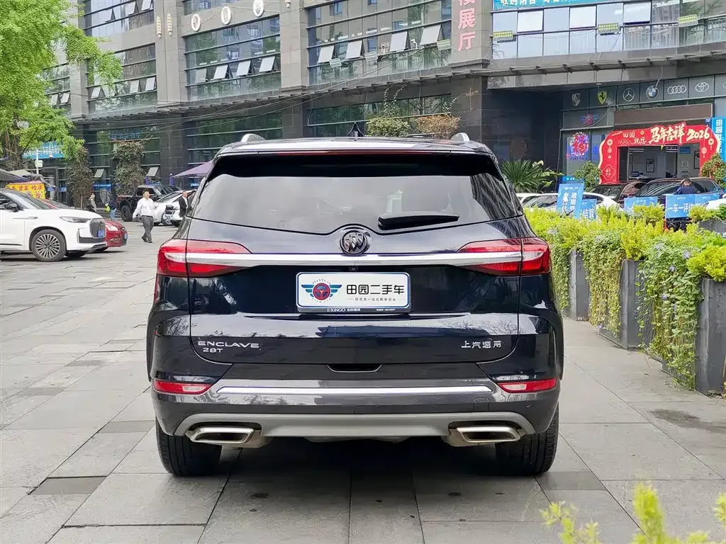 Buick Enclave — фото 10