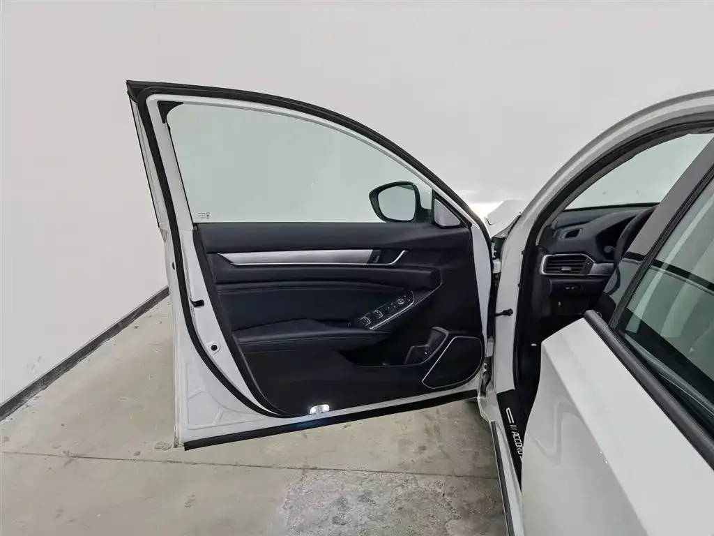 Honda Accord — фото 2