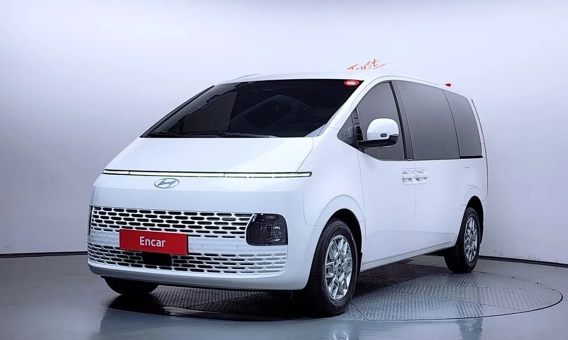 Hyundai Staria — фото 1
