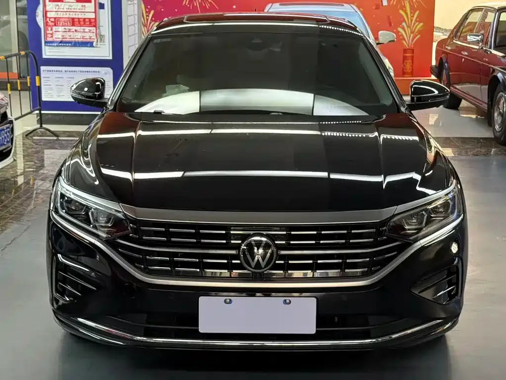 Volkswagen Passat — фото 1