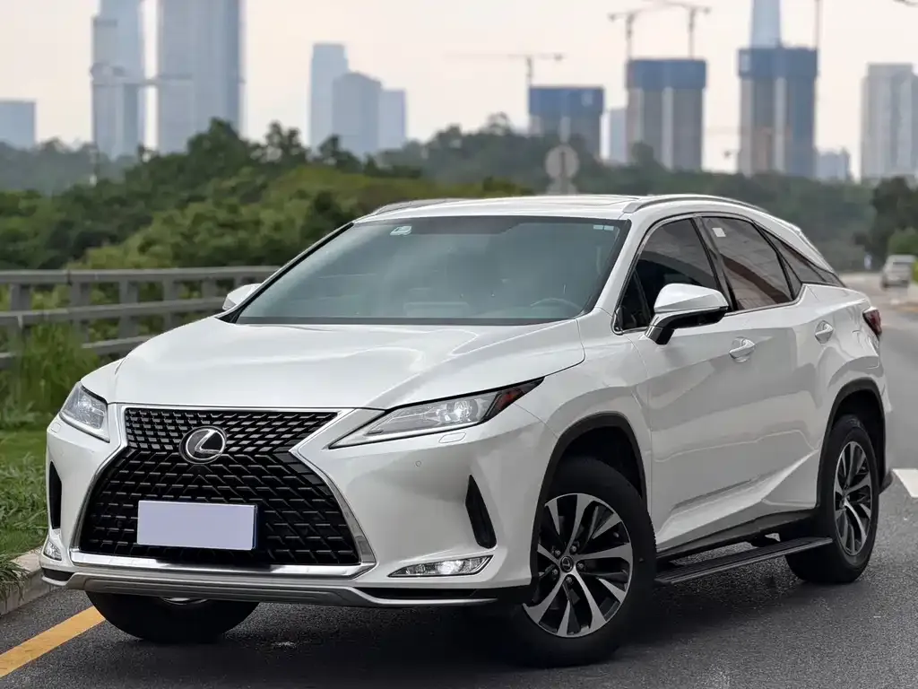 Lexus RX — фото 1