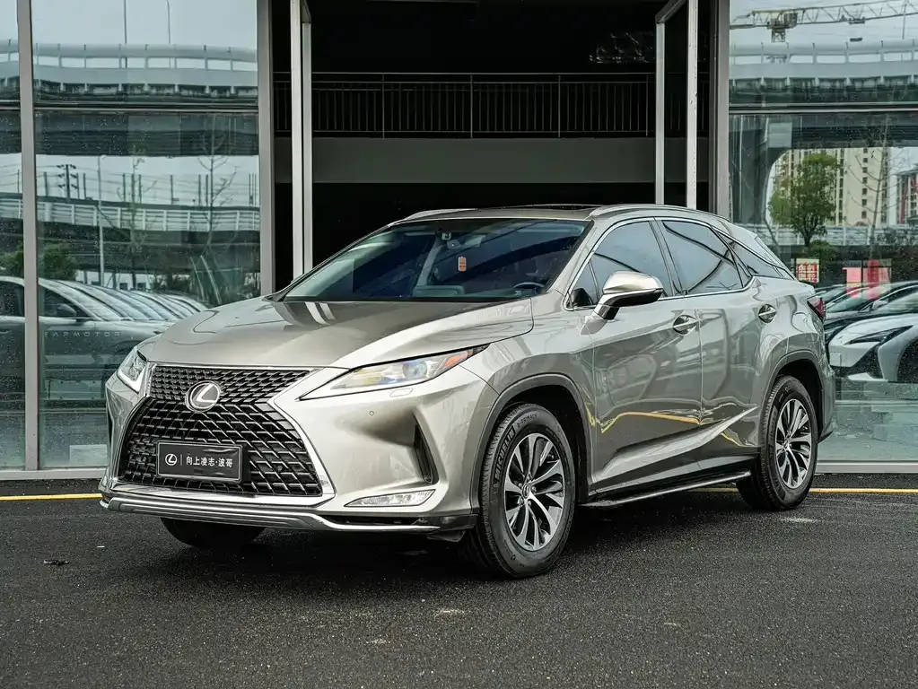 Lexus RX — фото 1
