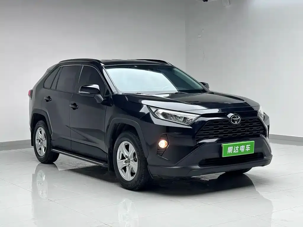 Toyota RAV4 — фото 7