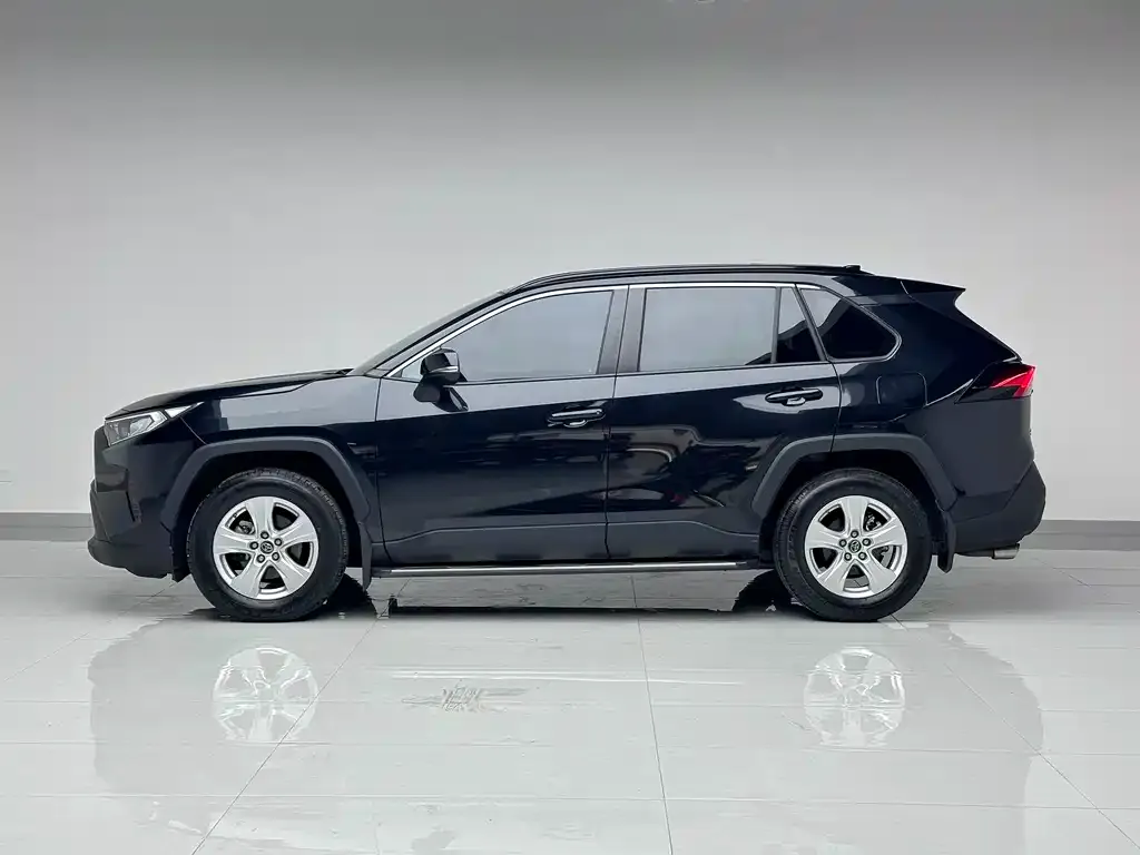 Toyota RAV4 — фото 2