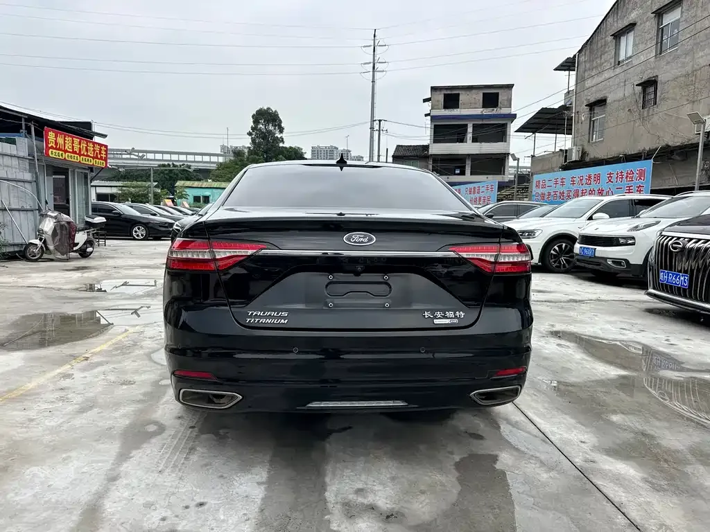 Ford Taurus — фото 10
