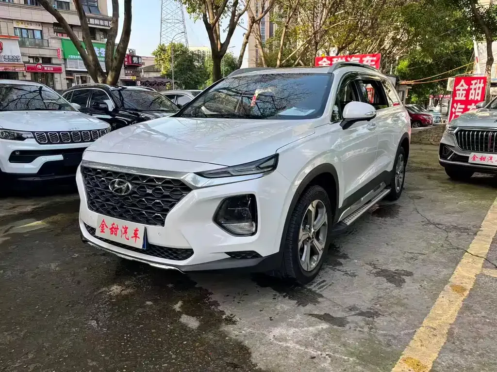 Hyundai Santa Fe — фото 1