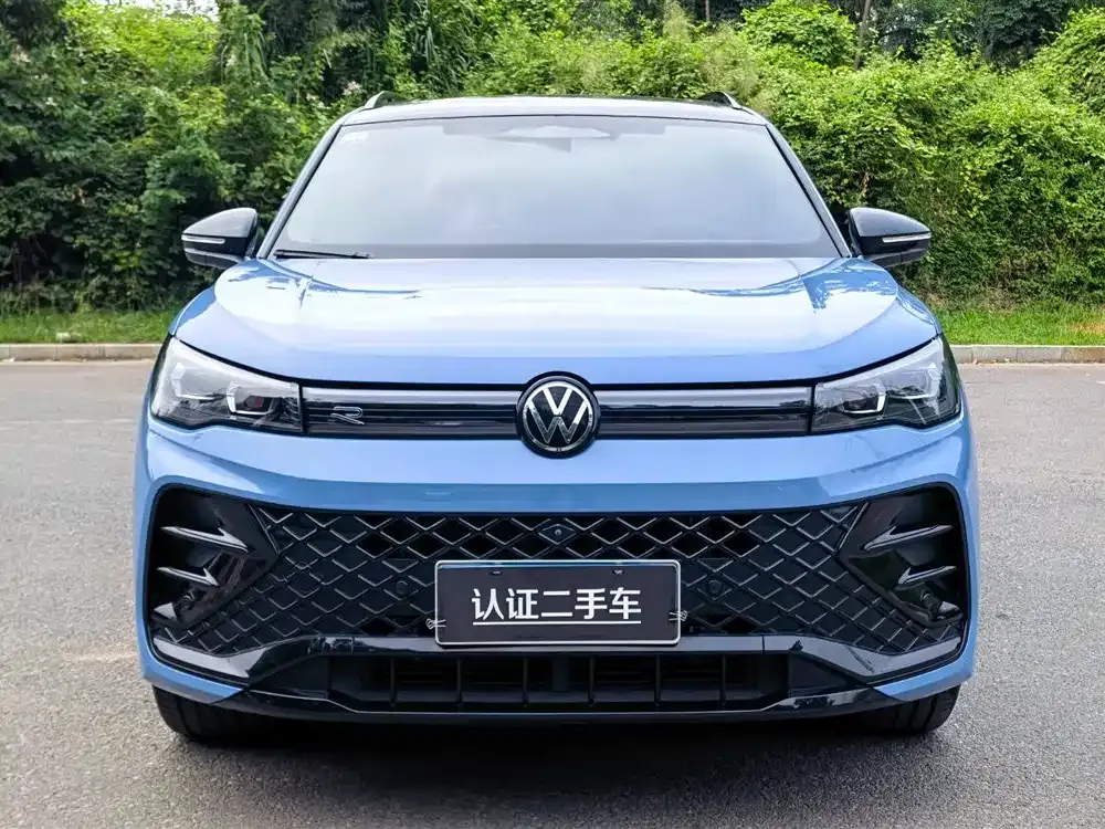 Volkswagen Tiguan L — фото 7