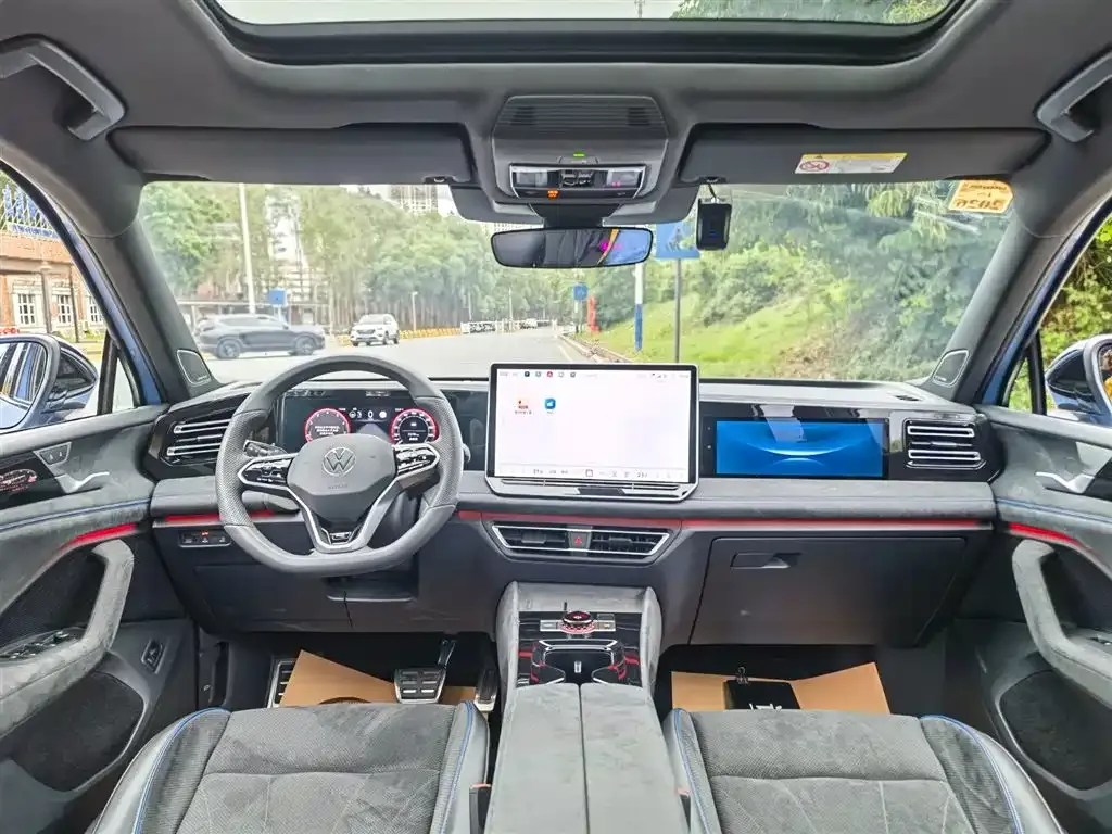 Volkswagen Tiguan L — фото 4