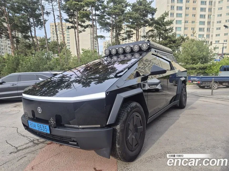 Tesla Cybertruck — фото 1