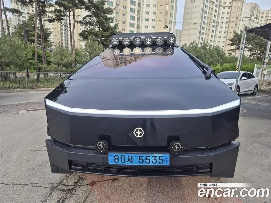 Tesla Cybertruck — фото 10