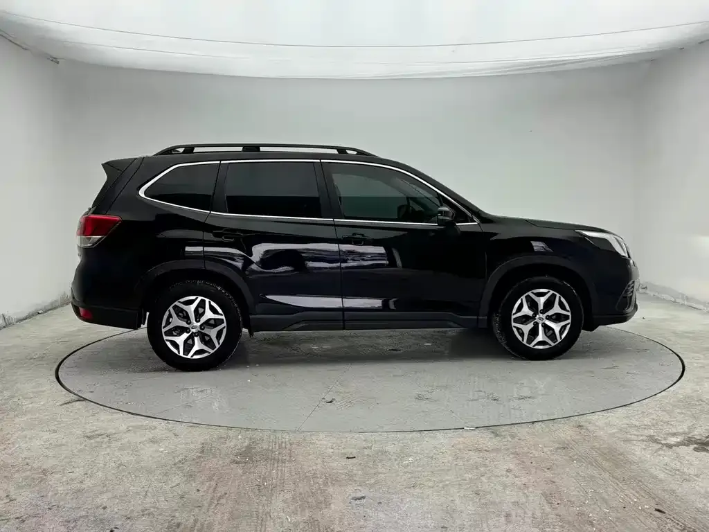 Subaru Forester — фото 6