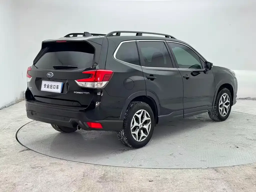 Subaru Forester — фото 2