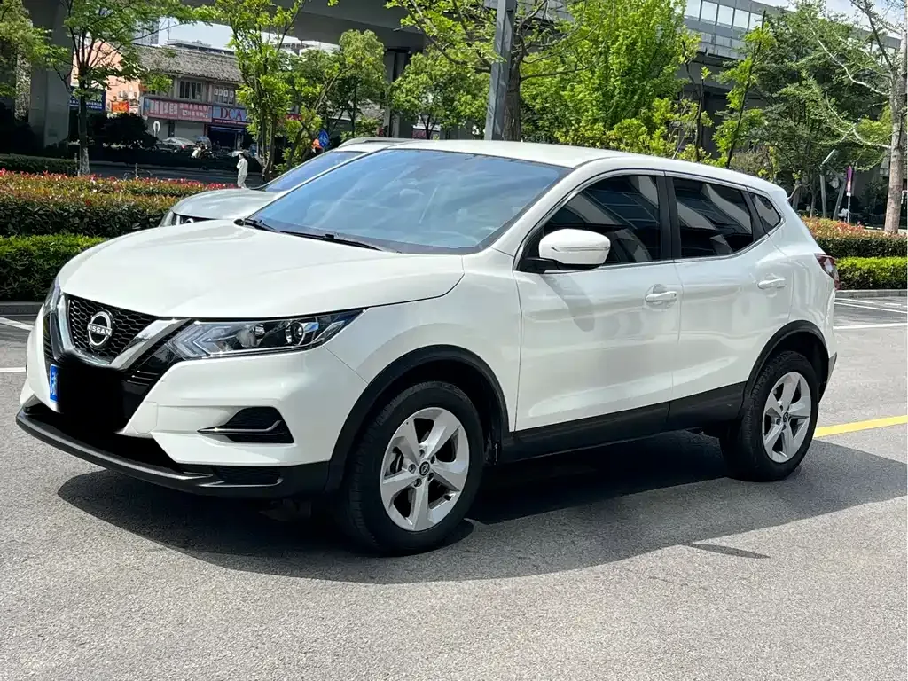 Nissan Qashqai — фото 1