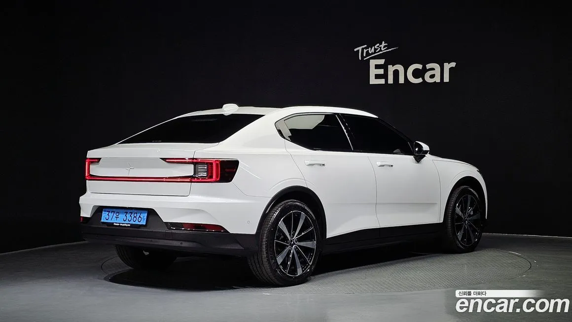Polestar Polestar 2 — фото 6