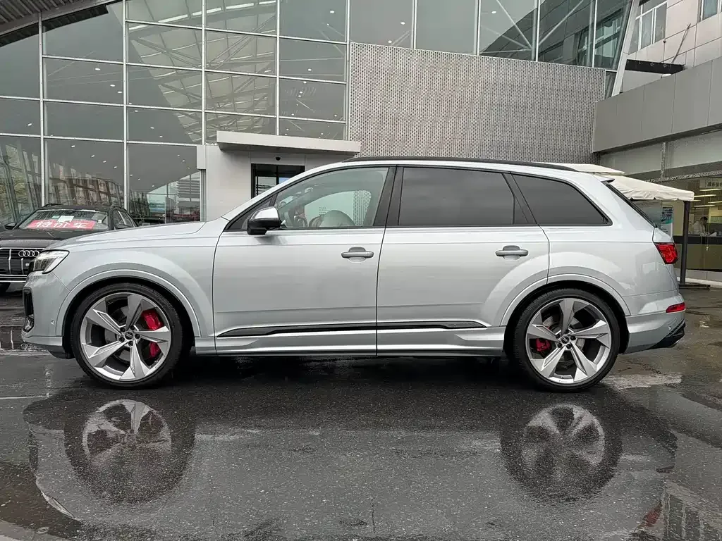 Audi SQ7 — фото 10