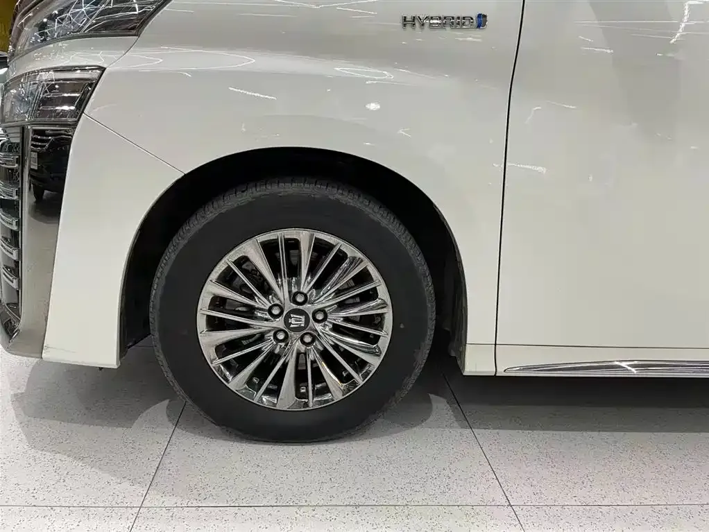 Toyota Vellfire — фото 8