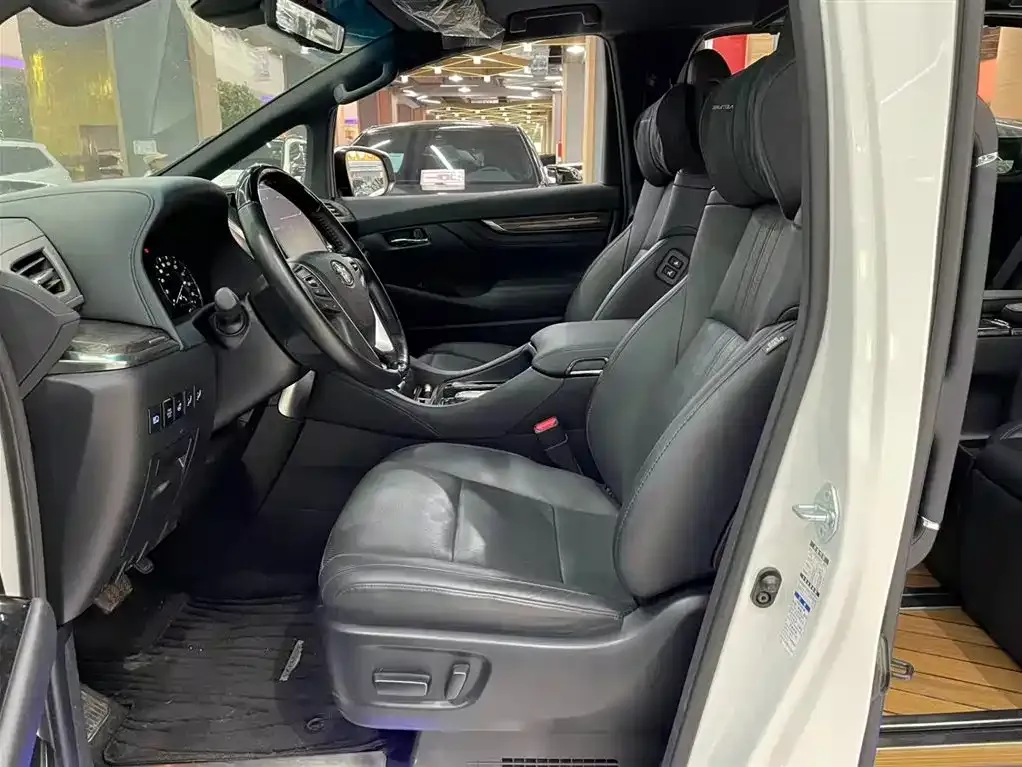 Toyota Vellfire — фото 7