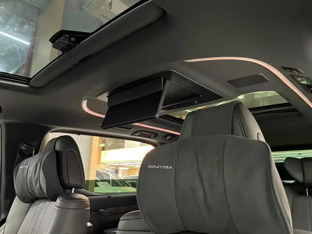 Toyota Vellfire — фото 2
