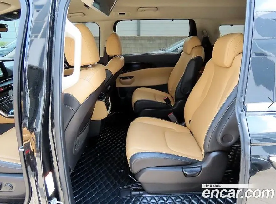 Kia Carnival — фото 8