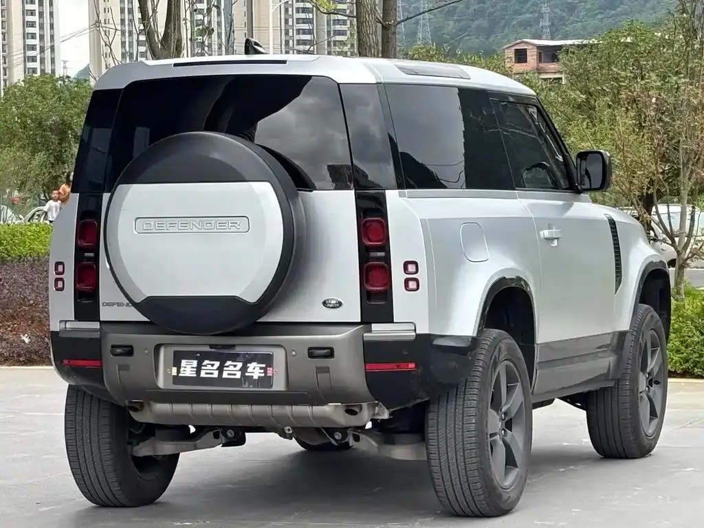 Land Rover Defender — фото 9