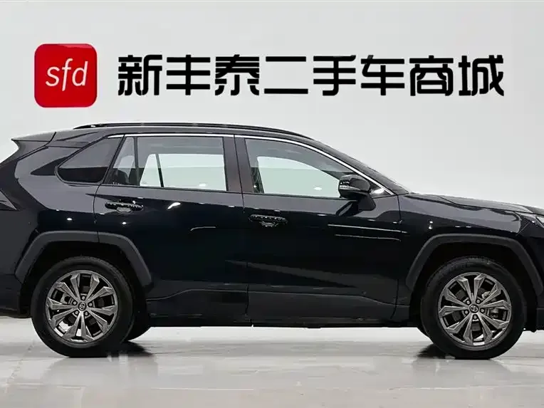 Toyota RAV4 — фото 7