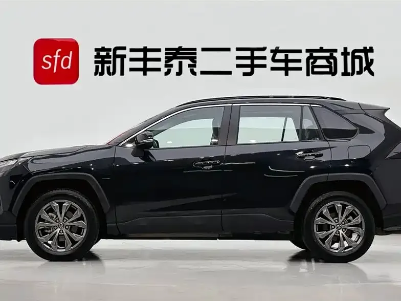 Toyota RAV4 — фото 5