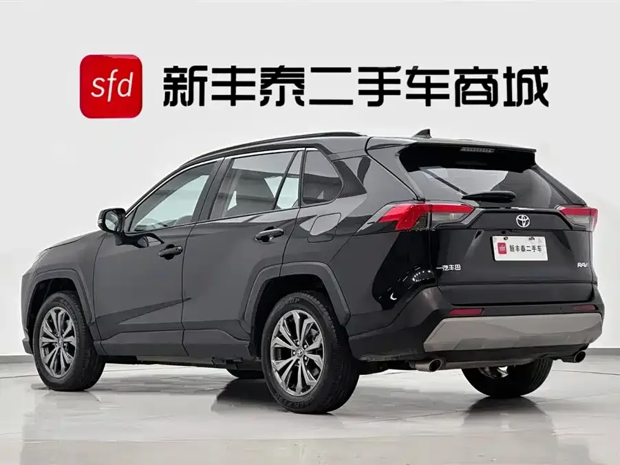 Toyota RAV4 — фото 4