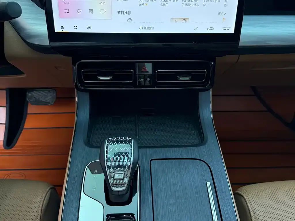 GAC Motor Trumpchi ES9 — фото 2
