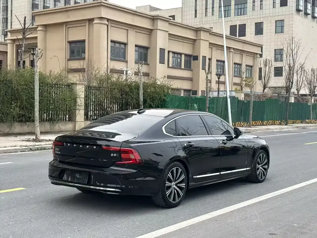 Volvo S90 — фото 7