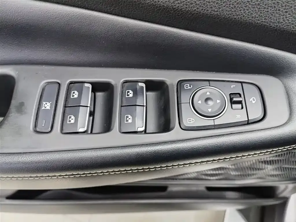 Hyundai Santa Fe — фото 9