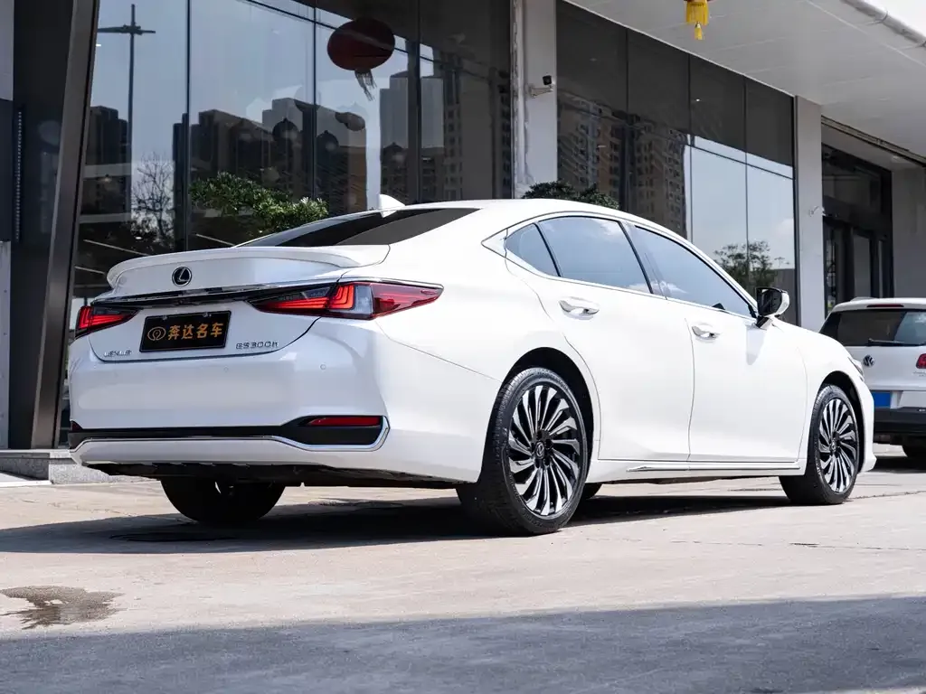 Lexus ES — фото 4