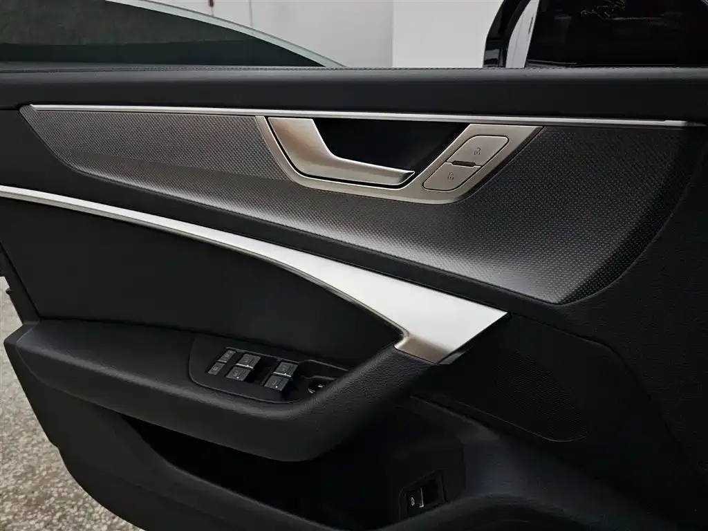 Audi A6L — фото 4