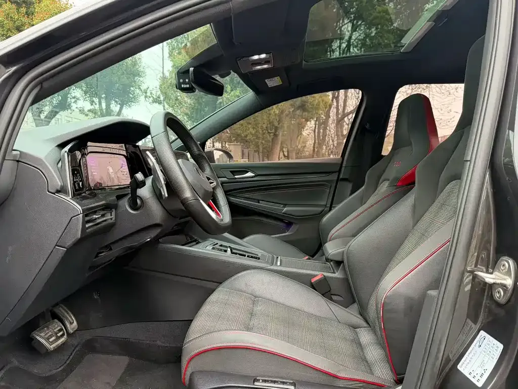 Volkswagen Golf GTI — фото 6
