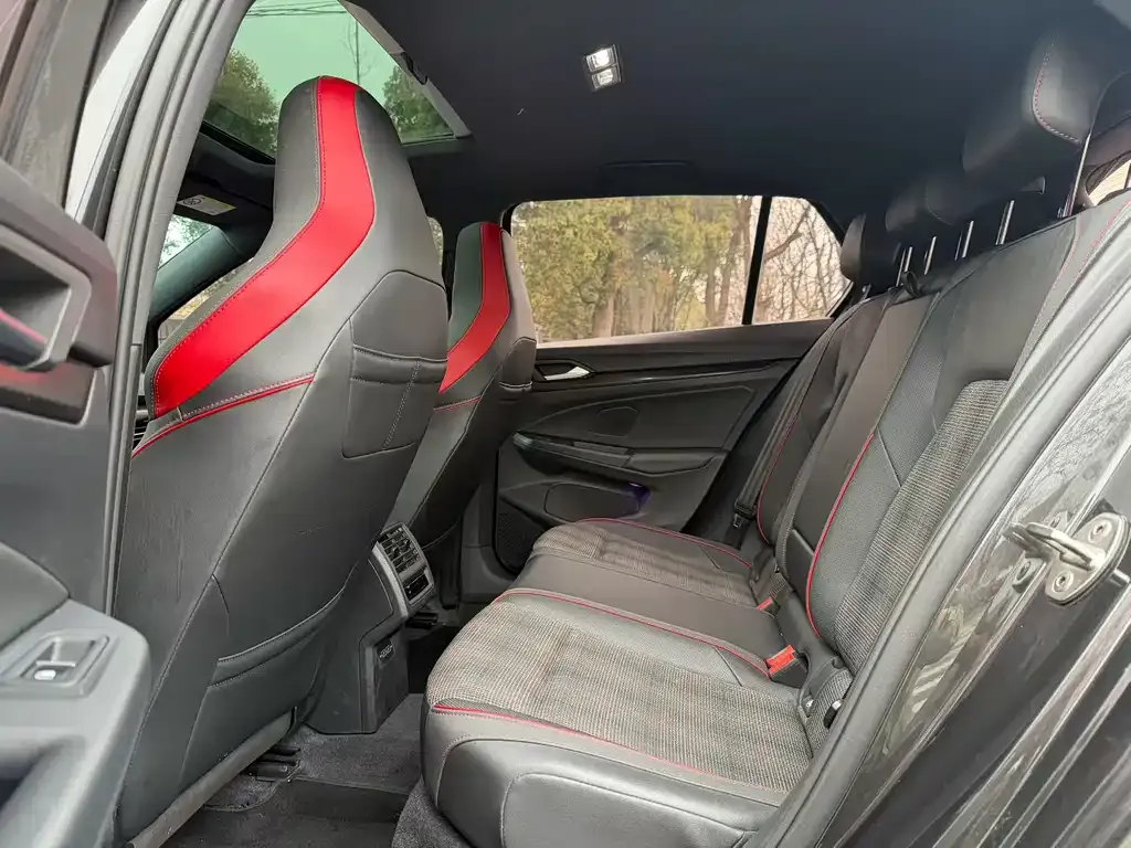 Volkswagen Golf GTI — фото 2