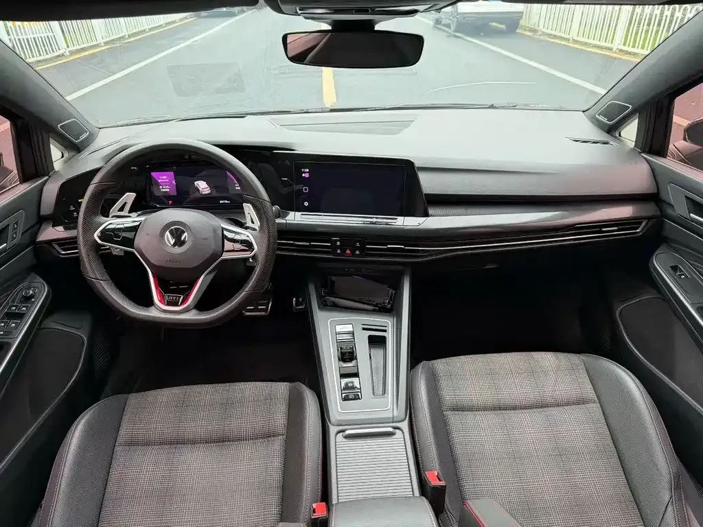 Volkswagen Golf GTI — фото 8