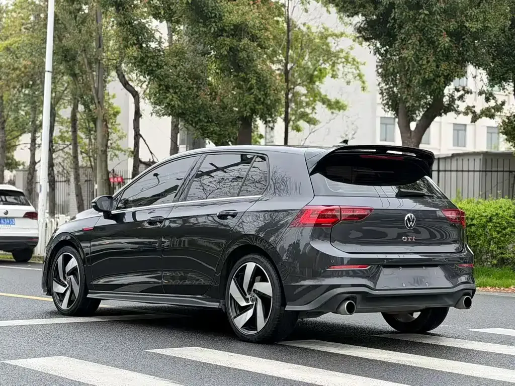 Volkswagen Golf GTI — фото 9