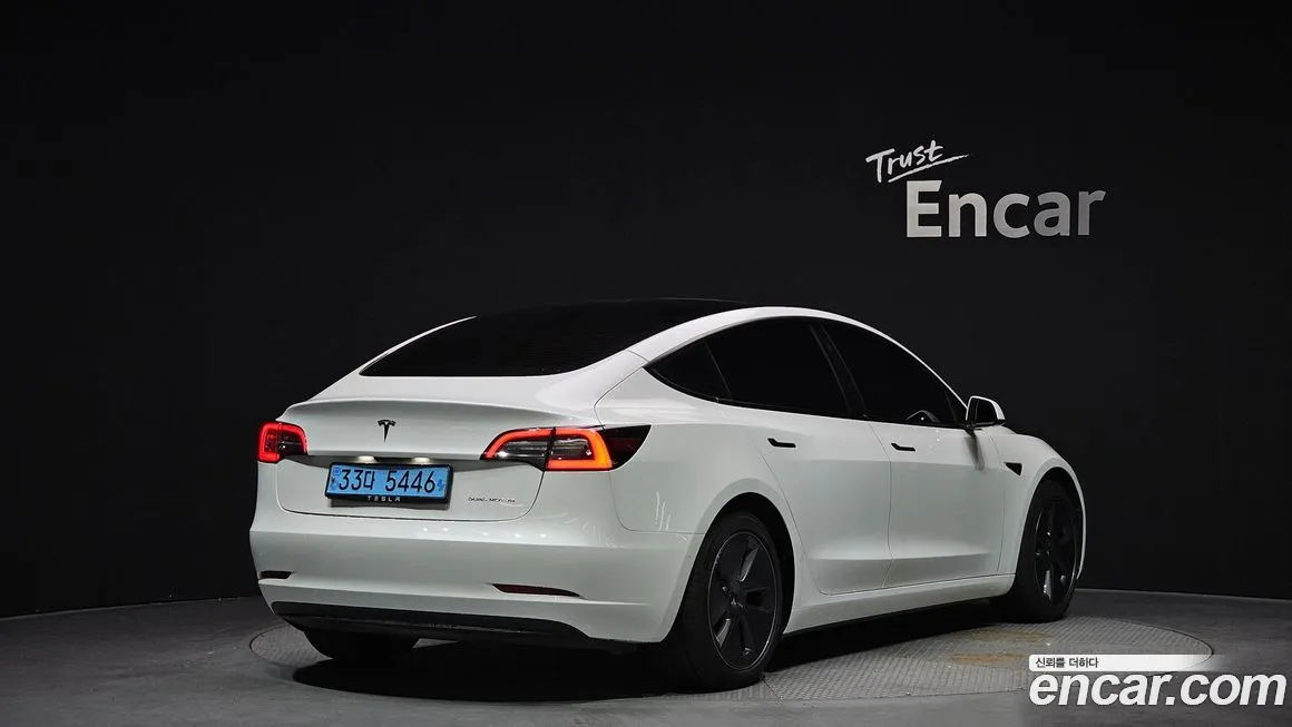 Tesla Model 3 — фото 2