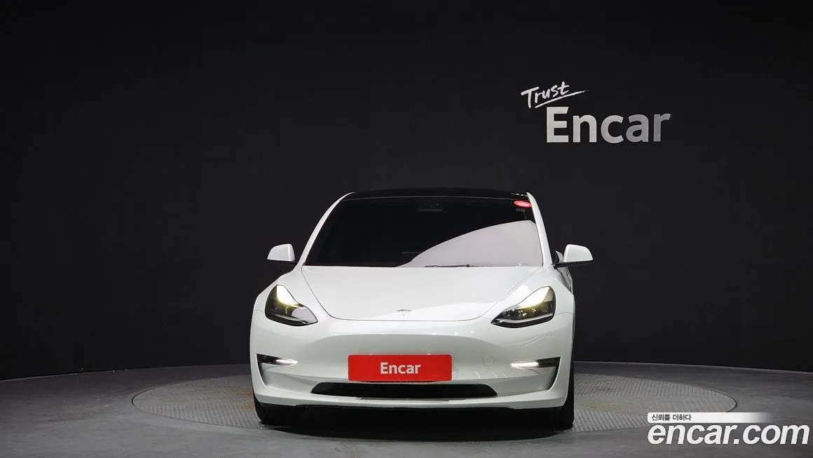 Tesla Model 3 — фото 3