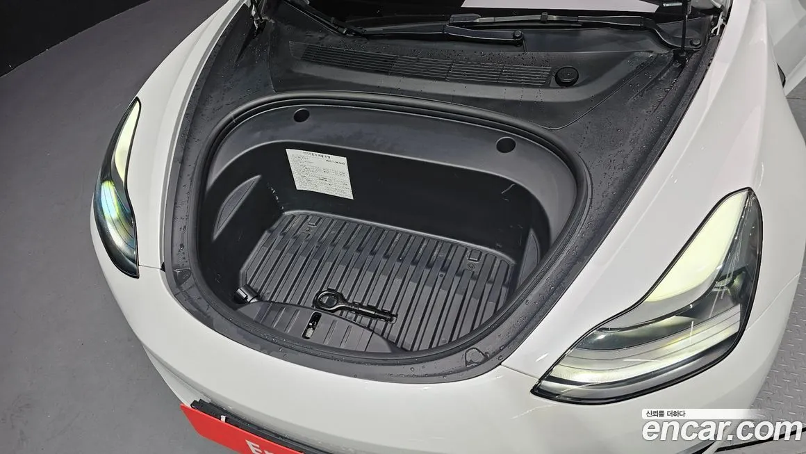 Tesla Model 3 — фото 10