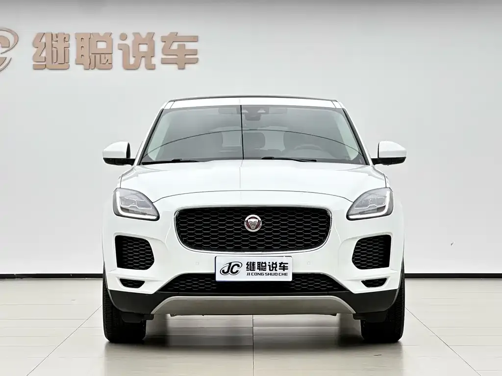 Jaguar E-PACE — фото 3