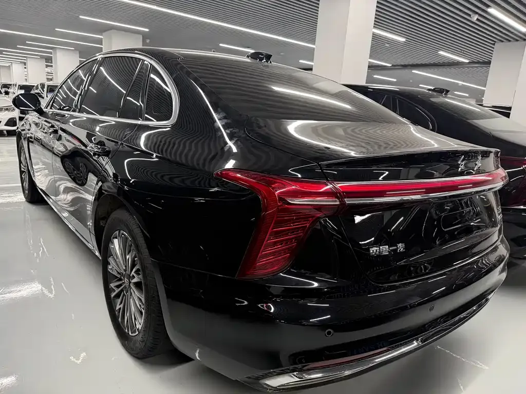 Hongqi H5 — фото 3
