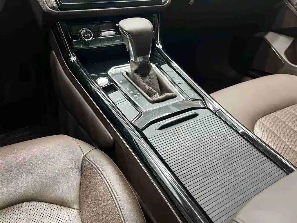 Volkswagen Phideon — фото 9
